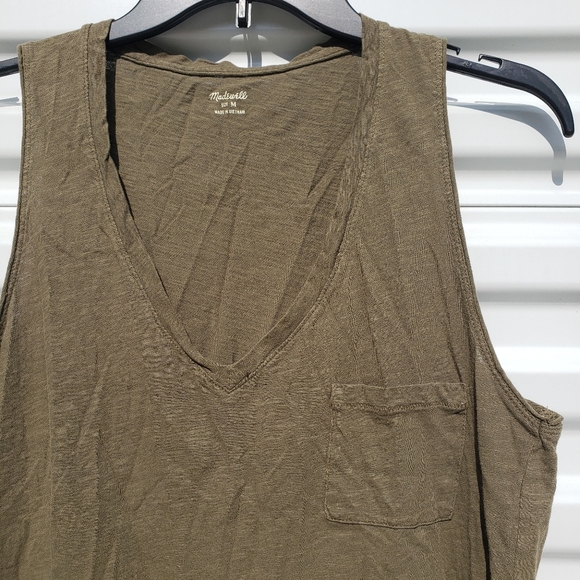 Madewell v-neck army green pocket tank top - Picture 2 of 5